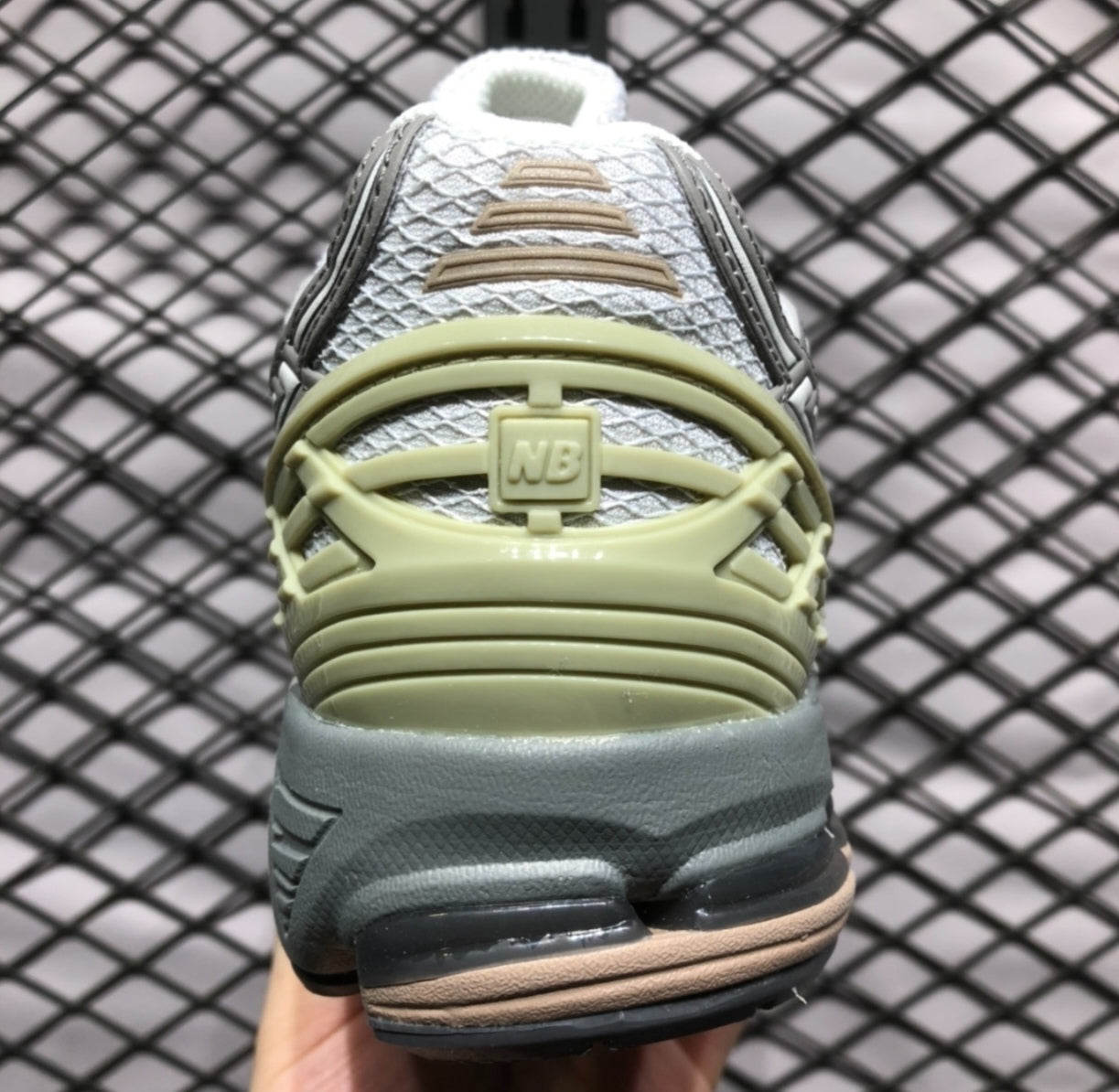 Chaussure NEW BALANCE 1906