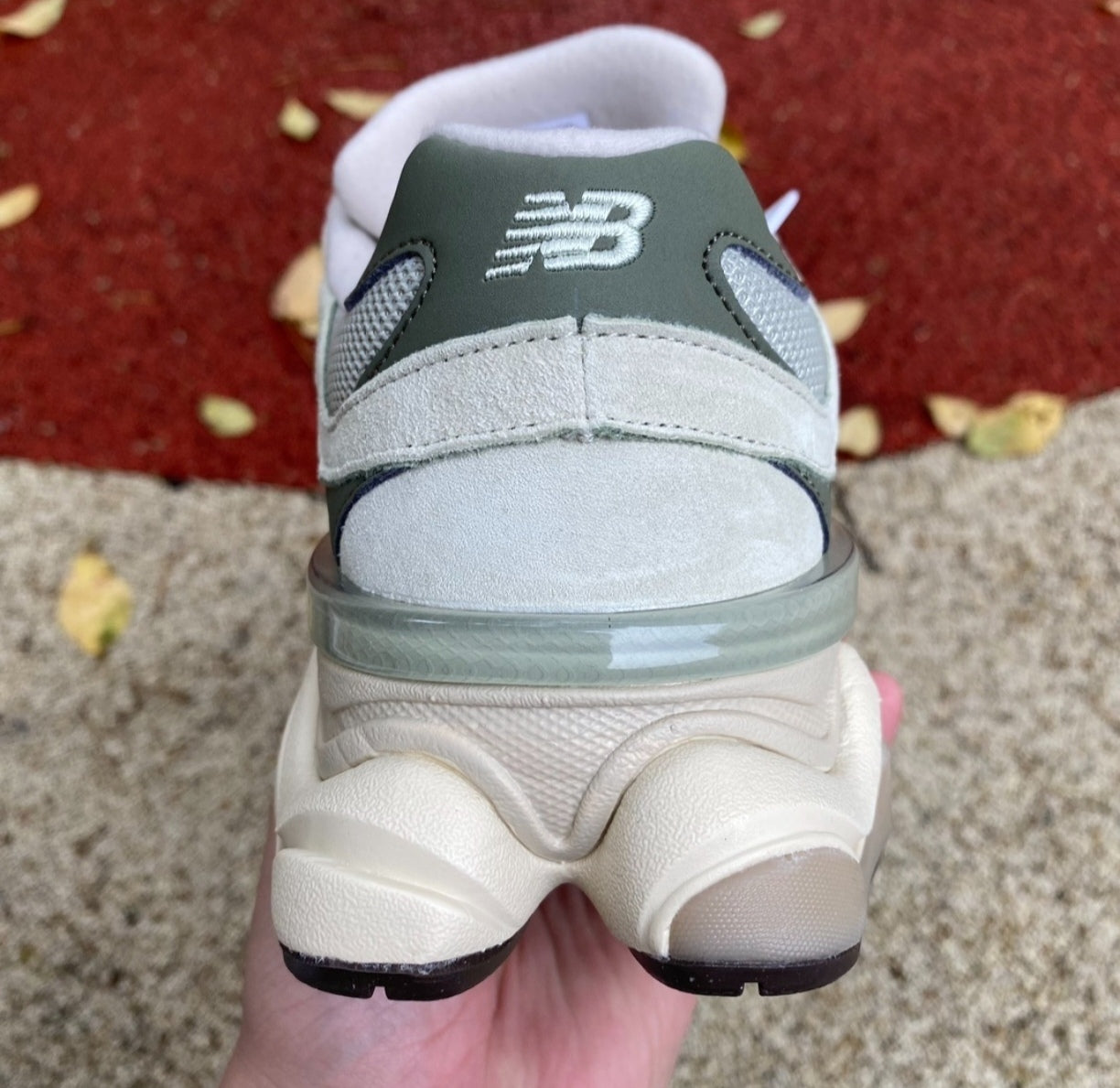 Chaussure NEW BALANCE 9060