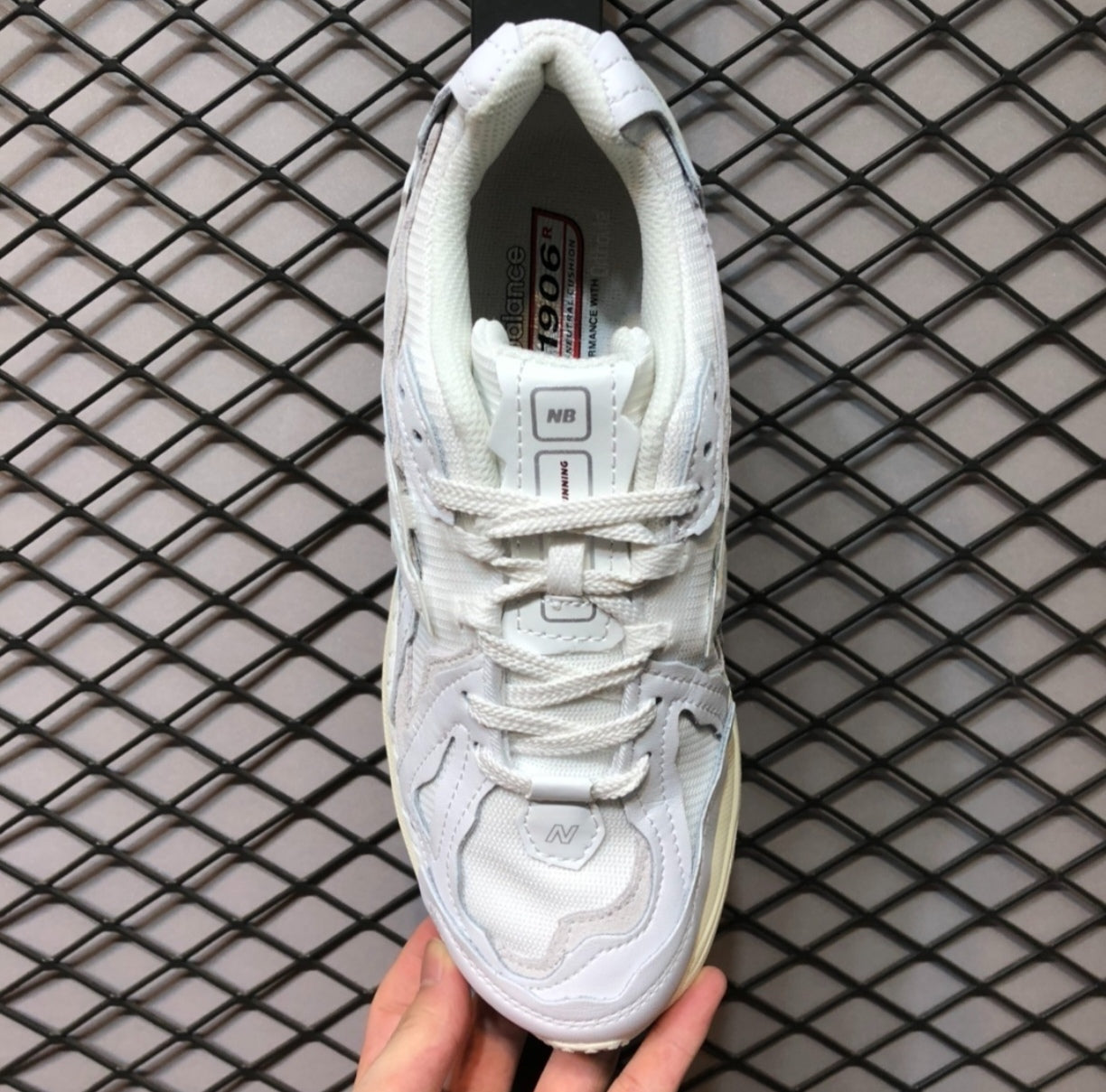 Chaussure NEW BALANCE M-1906