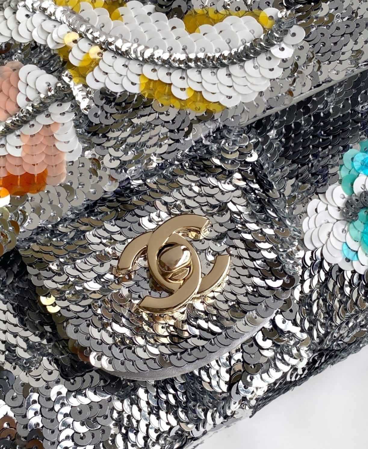 Sac à main en paillette brodé CHANEL
