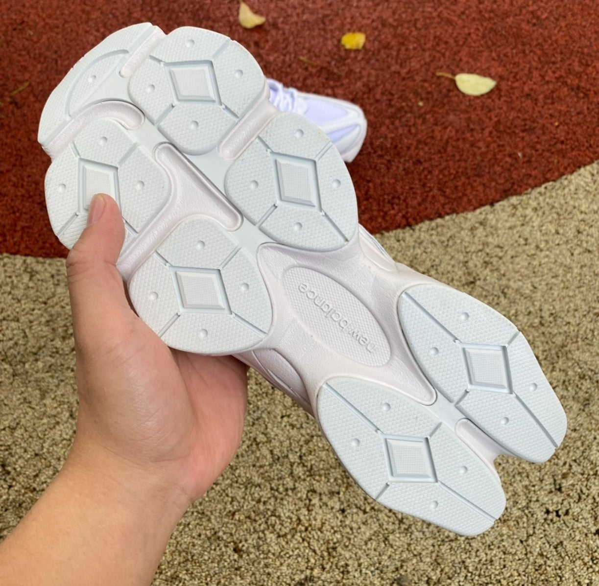 Chaussure NEW BALANCE 9060