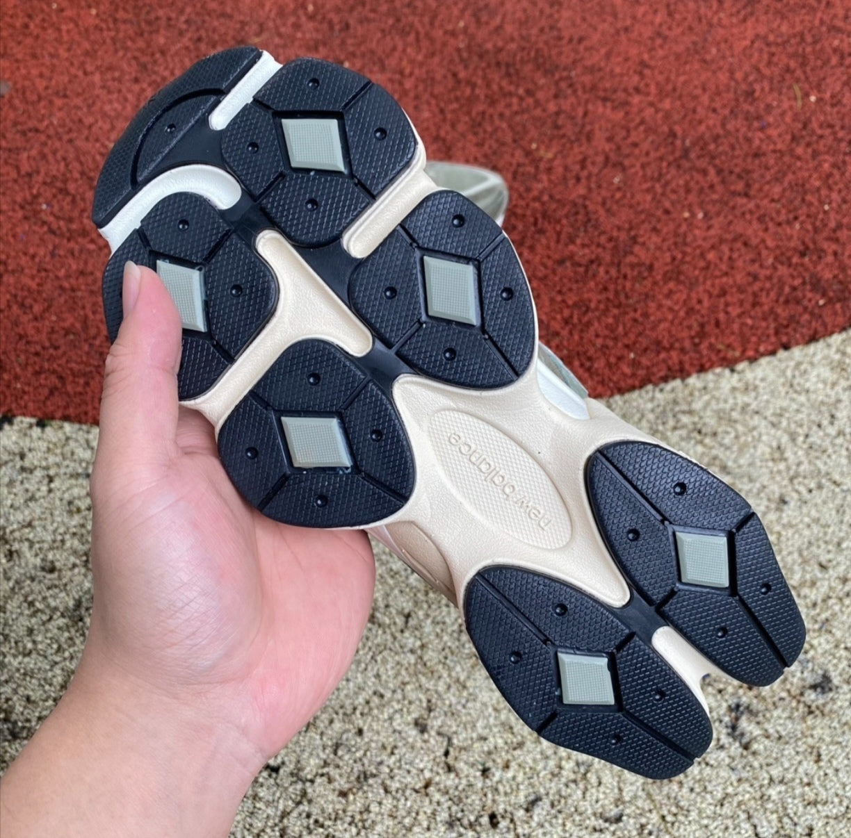 Chaussure NEW BALANCE 9060