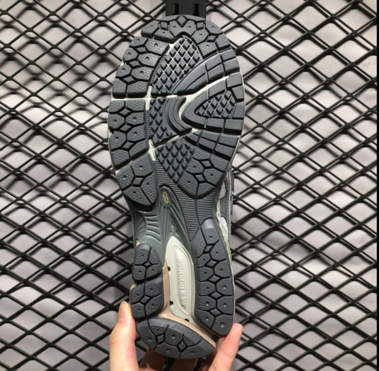 Chaussure NEW BALANCE 1906