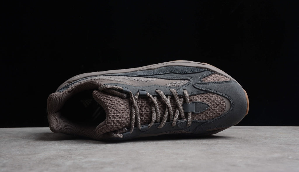 Chaussure ADIDAS YEEZY BOOST 700 V2