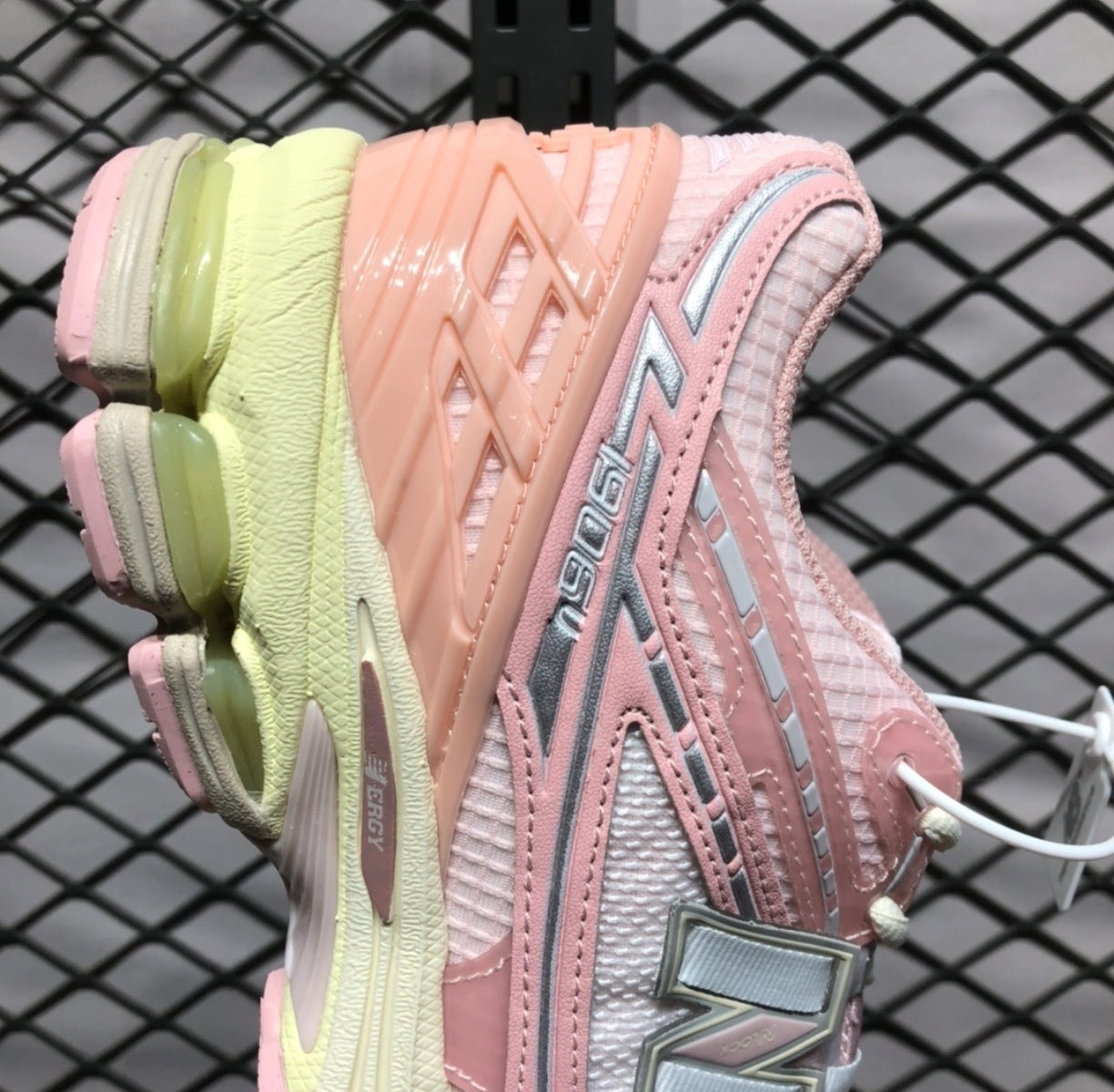 Chaussure NEW BALANCE M1906