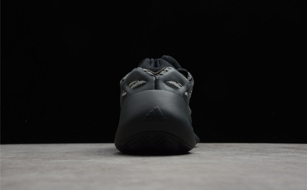 Chaussure ADIDAS YEEZY 700 V3