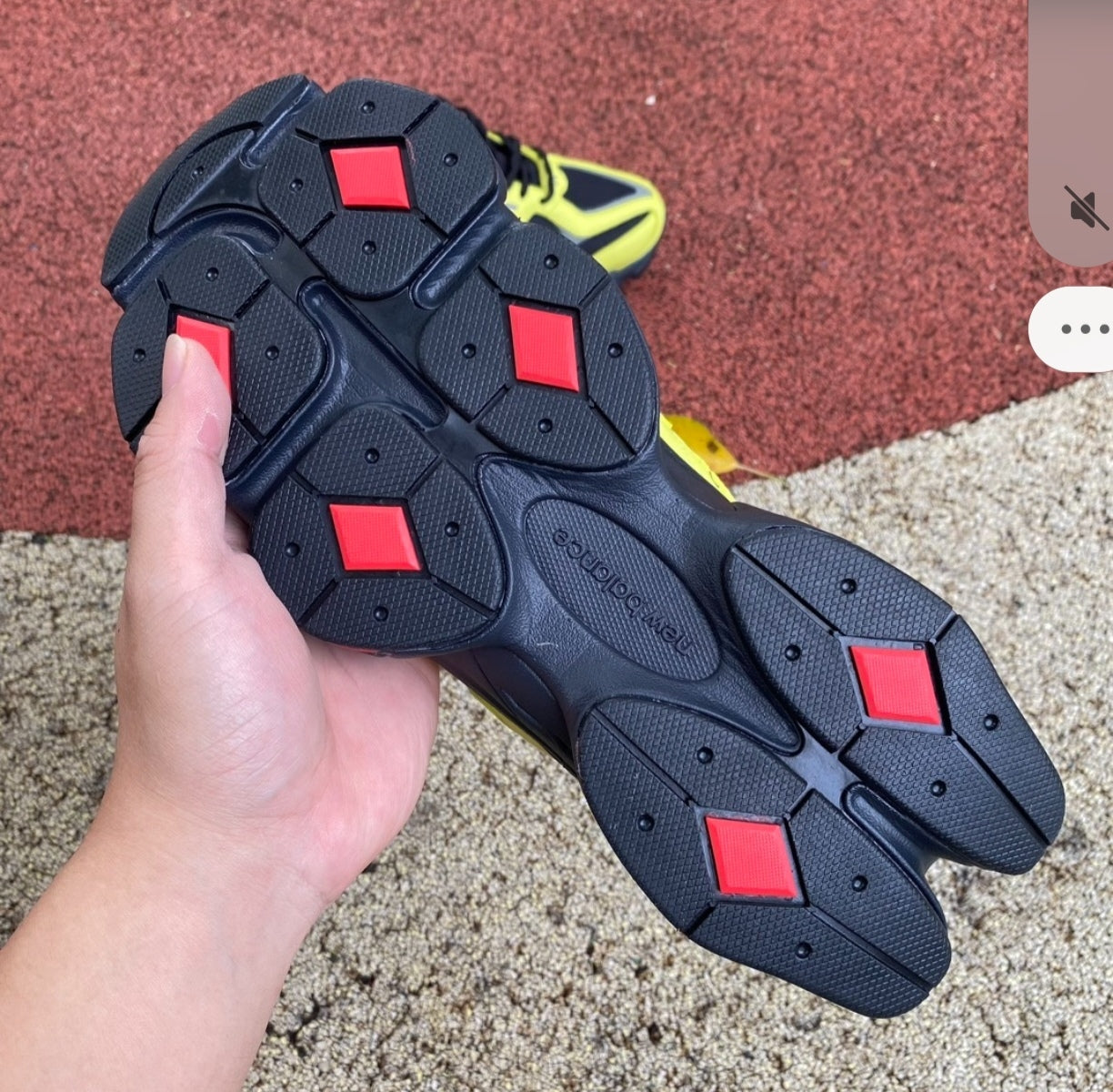 Chaussure NEW BALANCE 9060