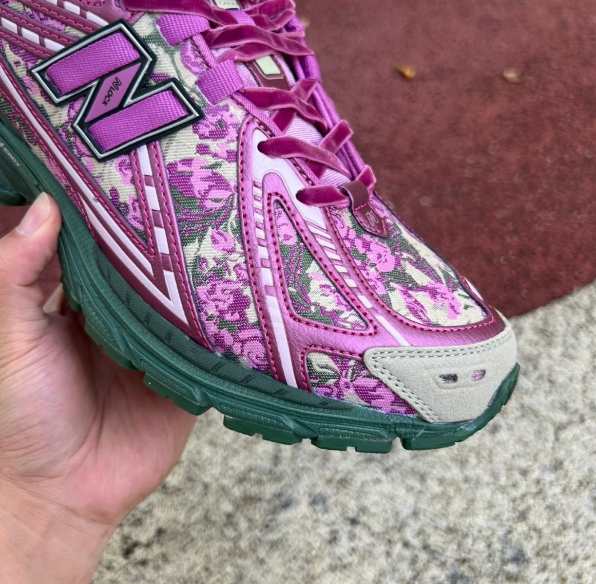 Chaussure NEW BALANCE 1906