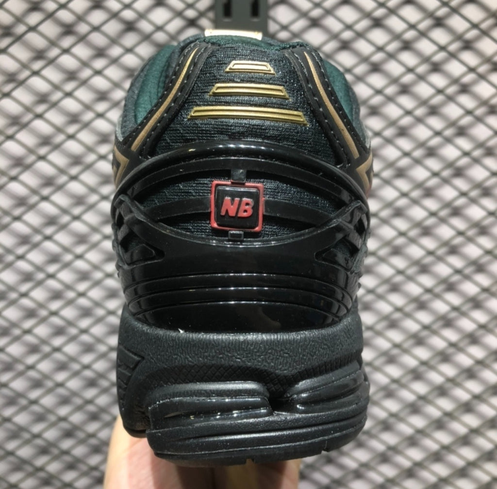 Chaussure NEW BALANCE 1906