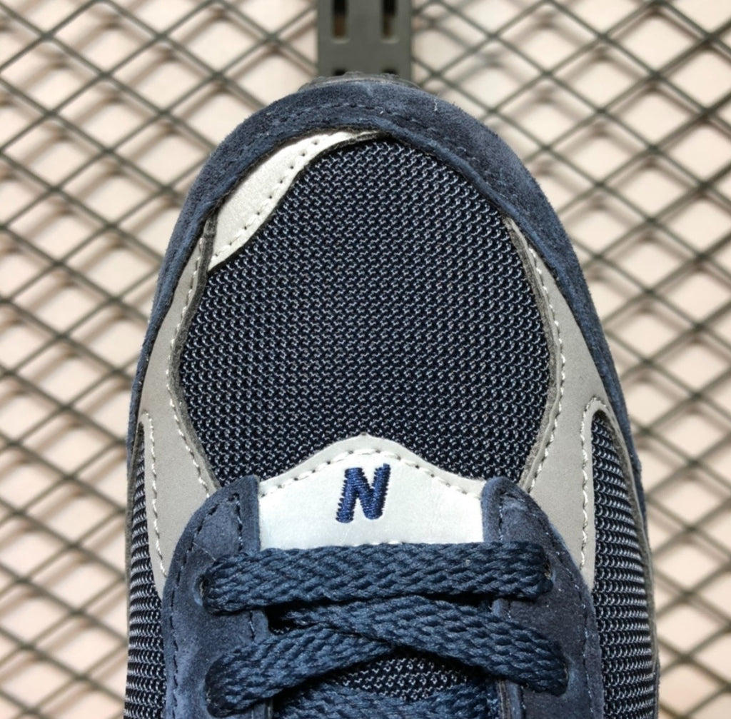 Chaussure NEW BALANCE 2002-R