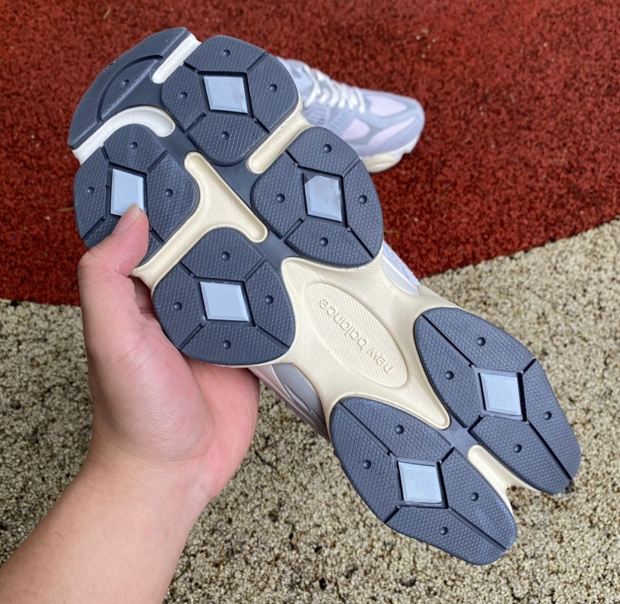 Chaussure NEW BALANCE 9060