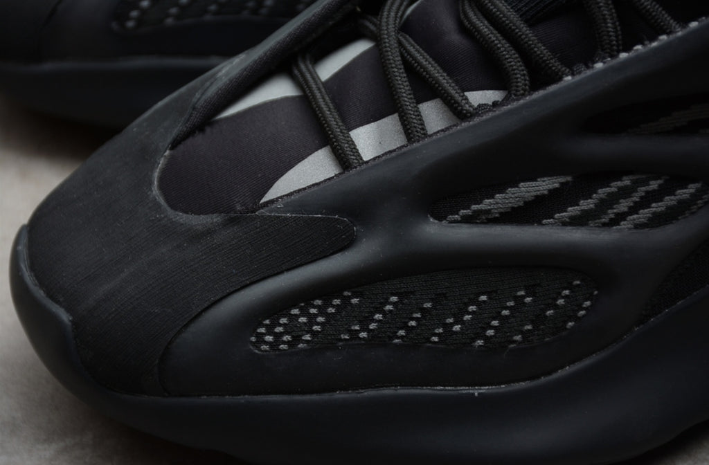 Chaussure ADIDAS YEEZY 700 V3