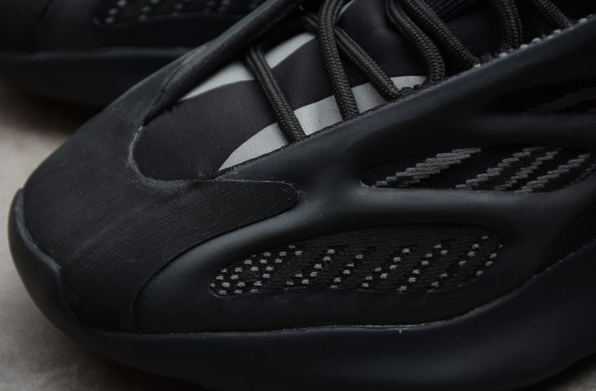 Chaussure ADIDAS YEEZY 700 V3