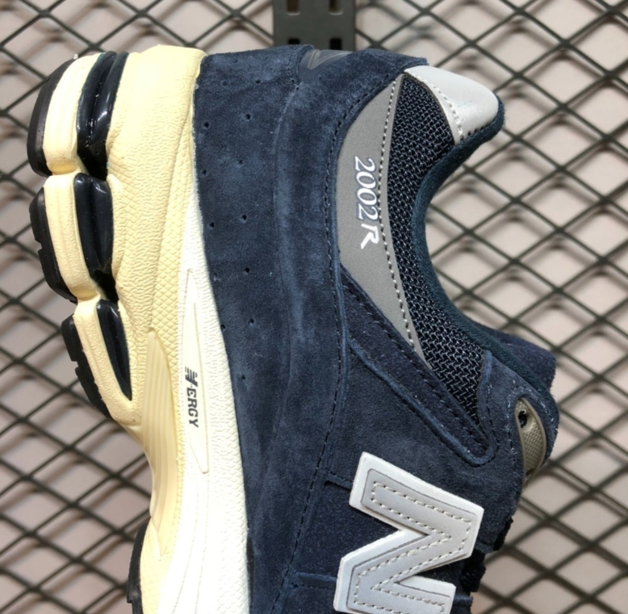 Chaussure NEW BALANCE 2002-R