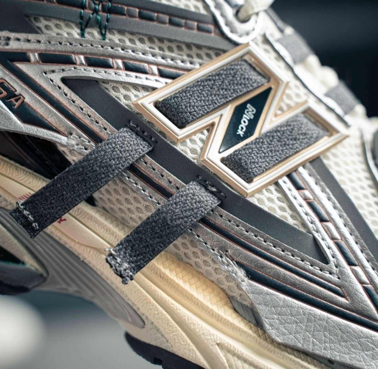 Chaussure NEW BALANCE M1906