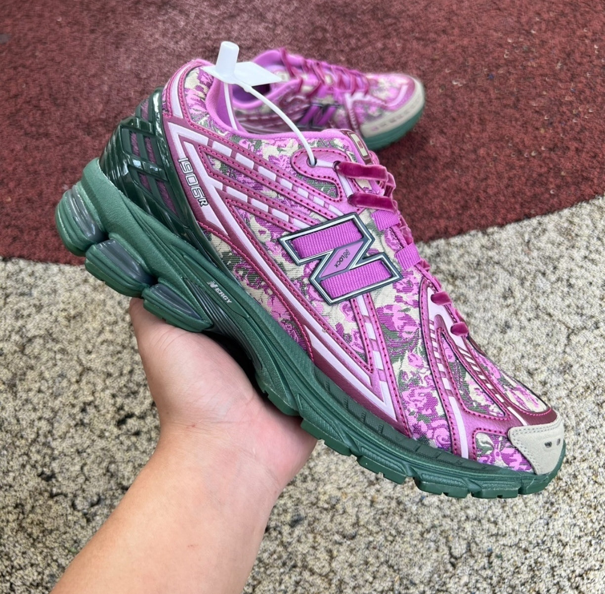 Chaussure NEW BALANCE 1906