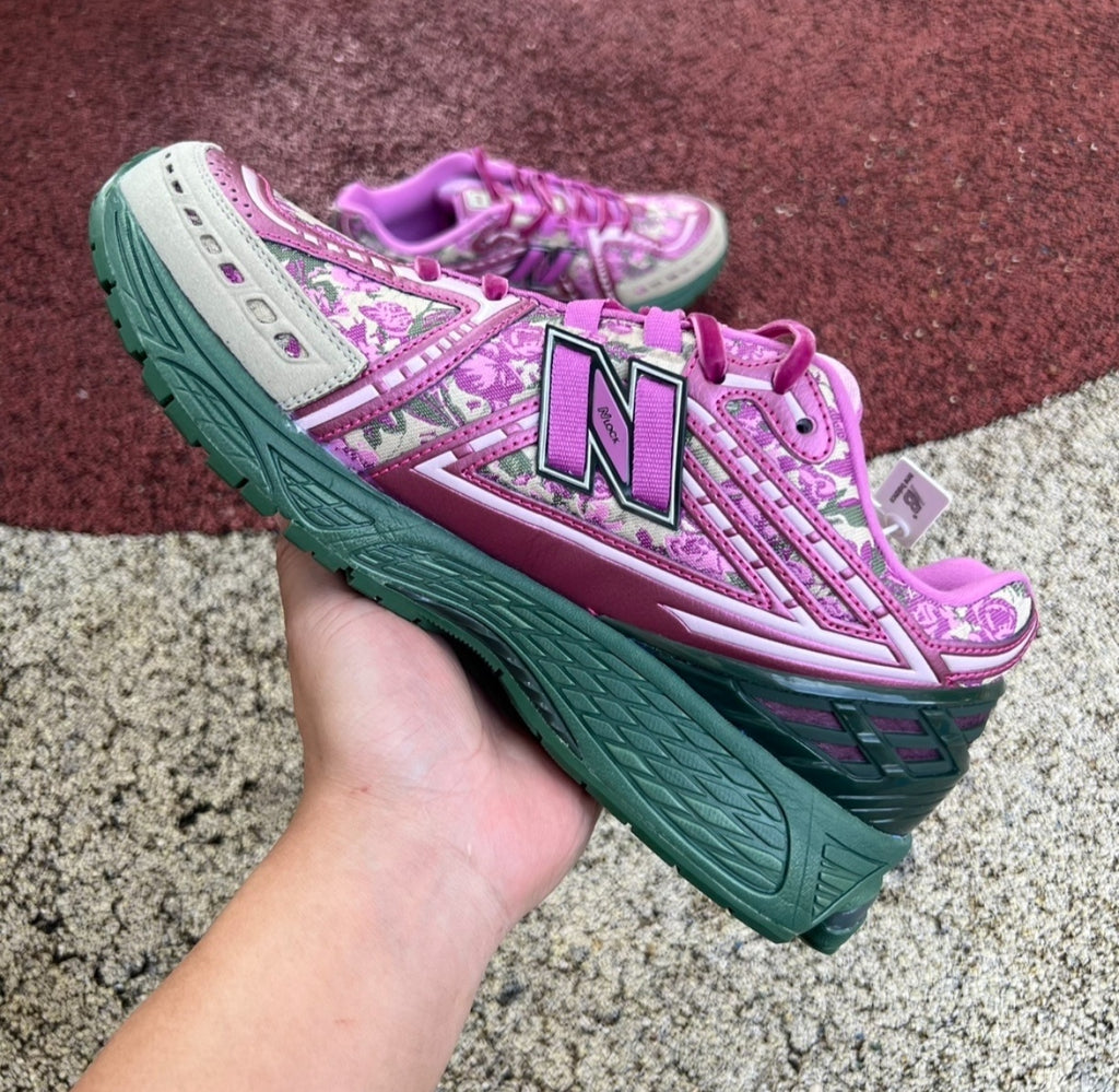 Chaussure NEW BALANCE 1906