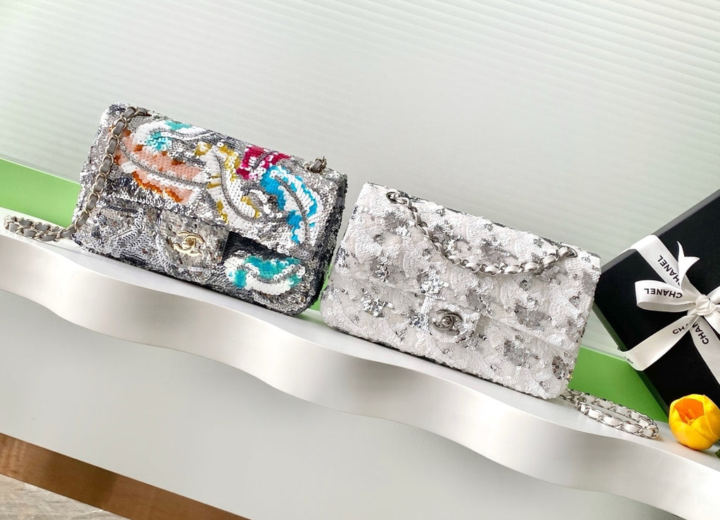 Sac à main en paillette brodé CHANEL