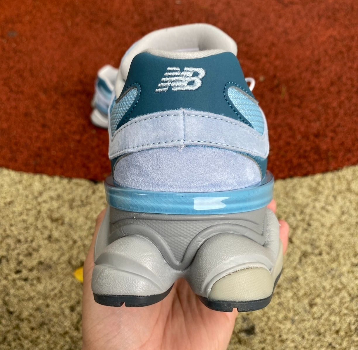 Chaussure NEW BALANCE 9060