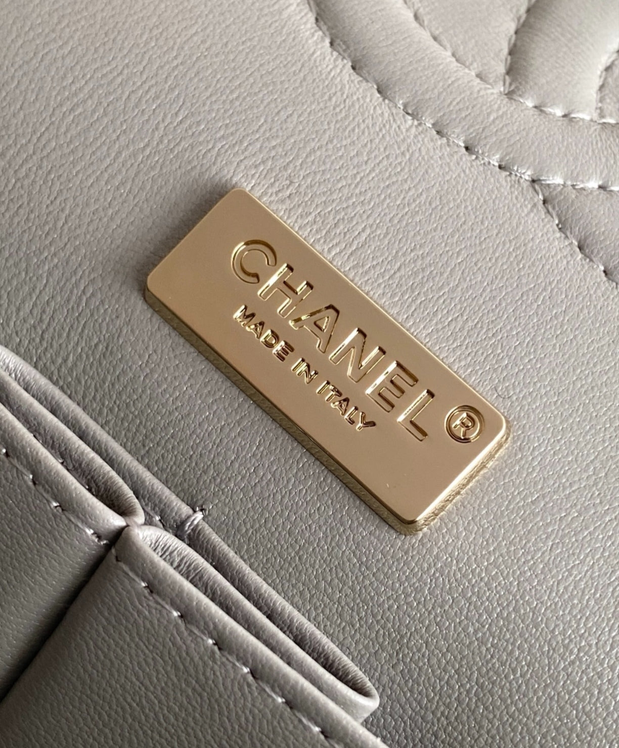 Sac à main en paillette brodé CHANEL