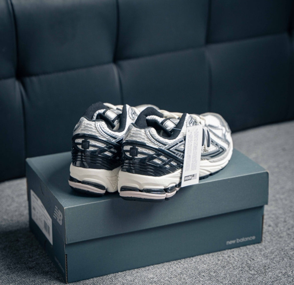 Chaussure NEW BALANCE M1906