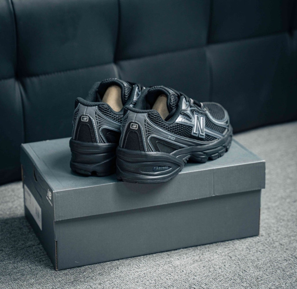 Chaussure NEW BALANCE 740