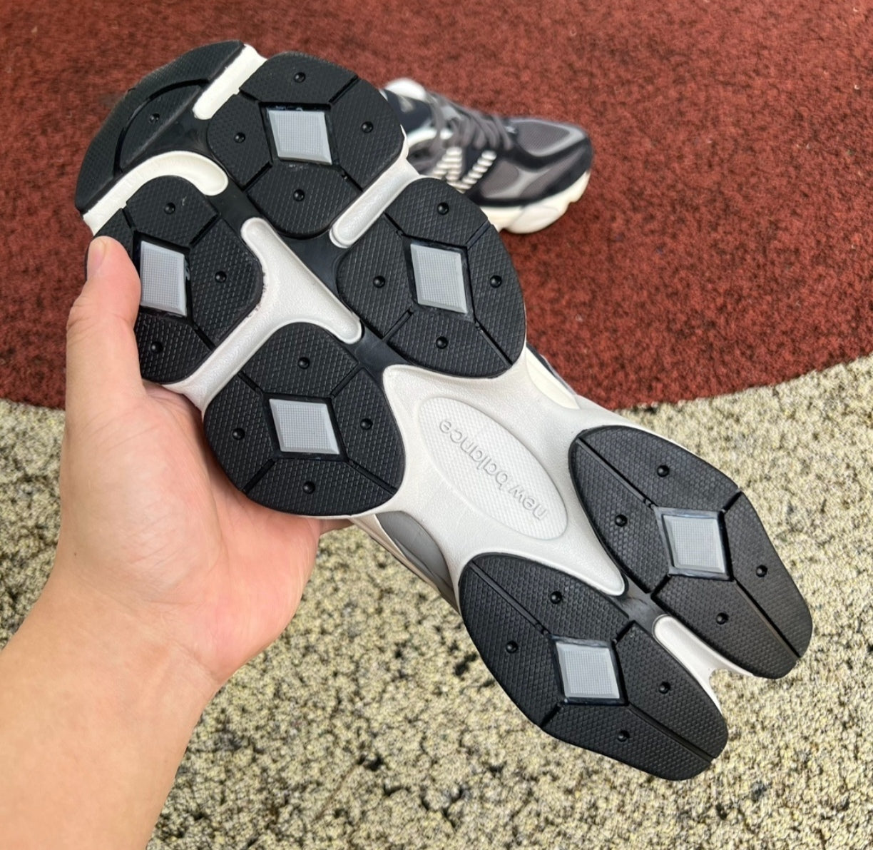 Chaussure NEW BALANCE 9060