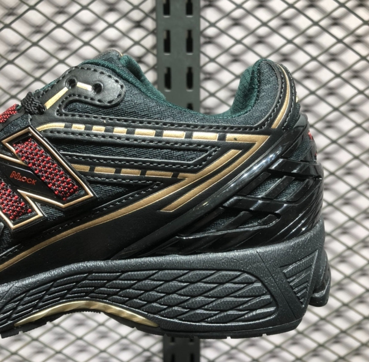 Chaussure NEW BALANCE 1906