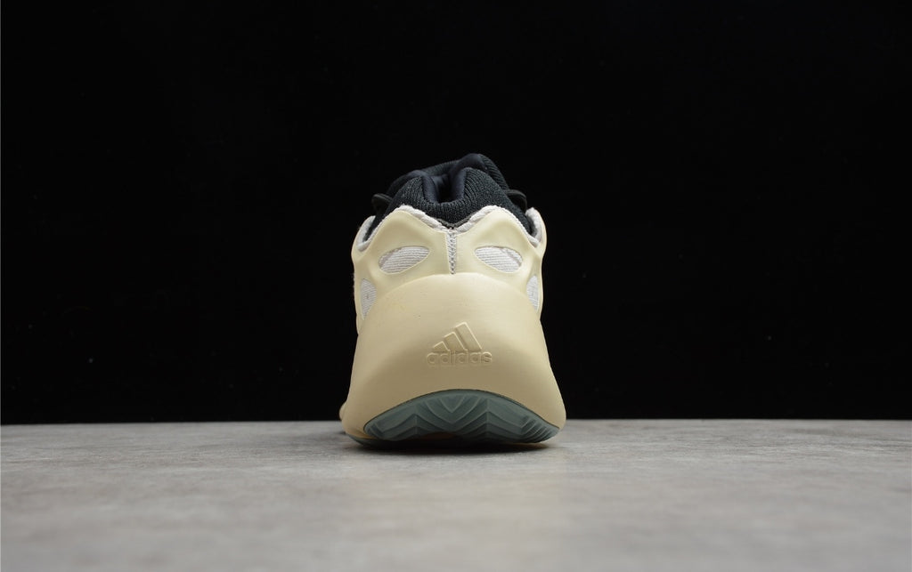 Chaussure ADIDAS YEEZY 700 V3