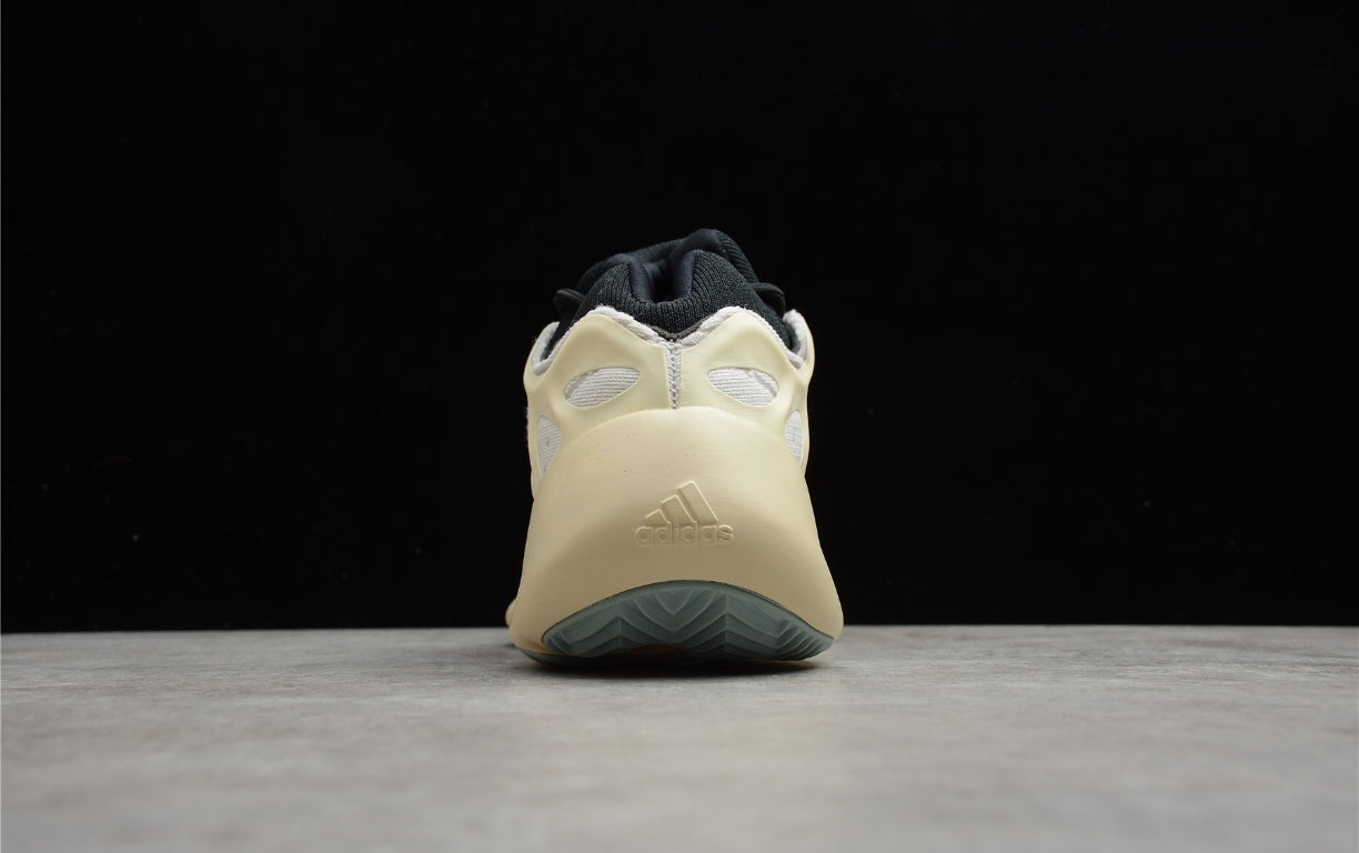 Chaussure ADIDAS YEEZY 700 V3