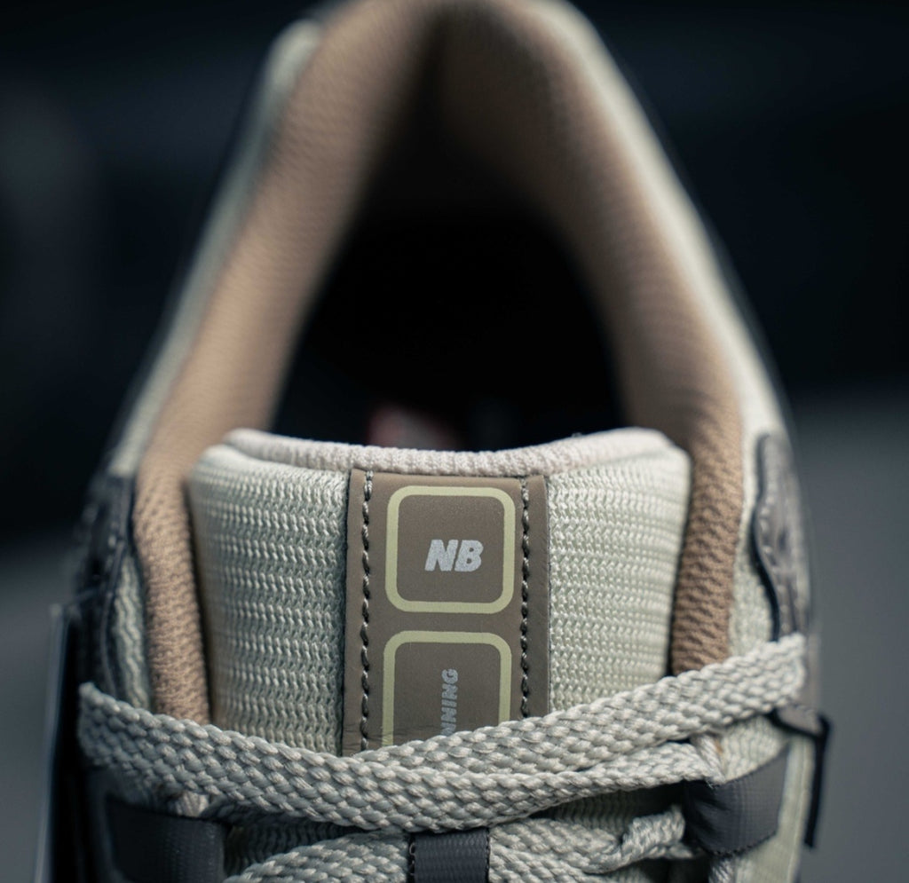 Chaussure NEW BALANCE 1906
