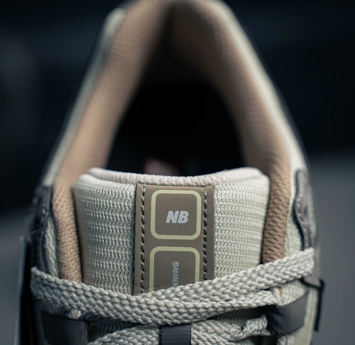 Chaussure NEW BALANCE 1906