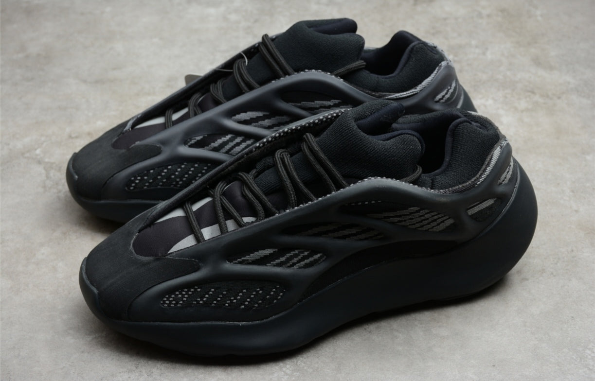 Chaussure ADIDAS YEEZY 700 V3