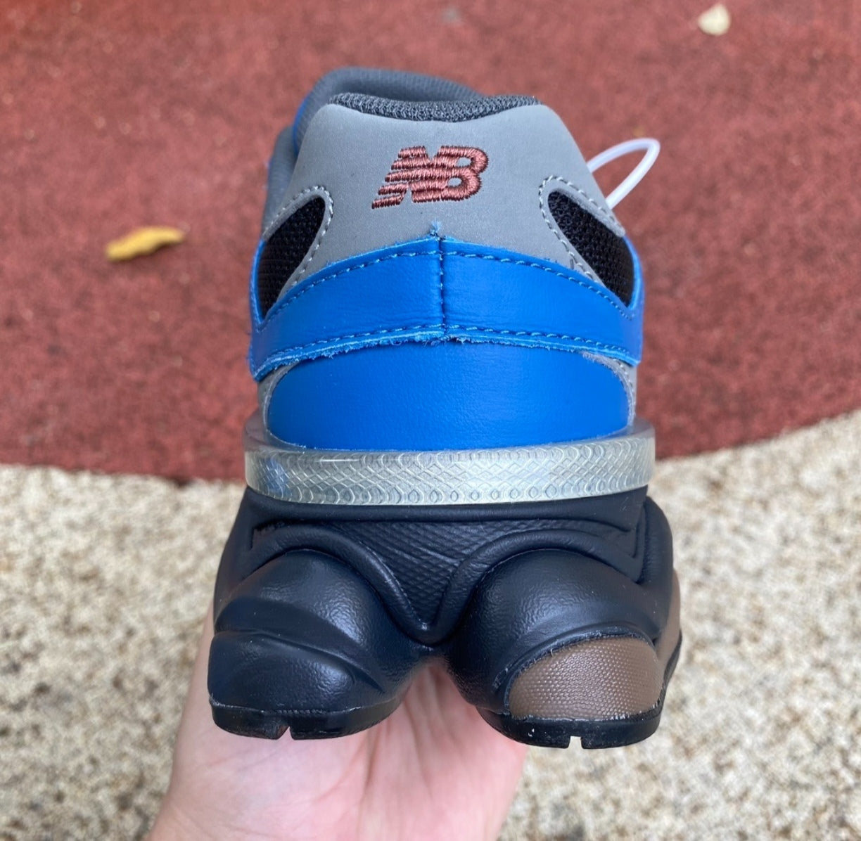 Chaussure NEW BALANCE 9060