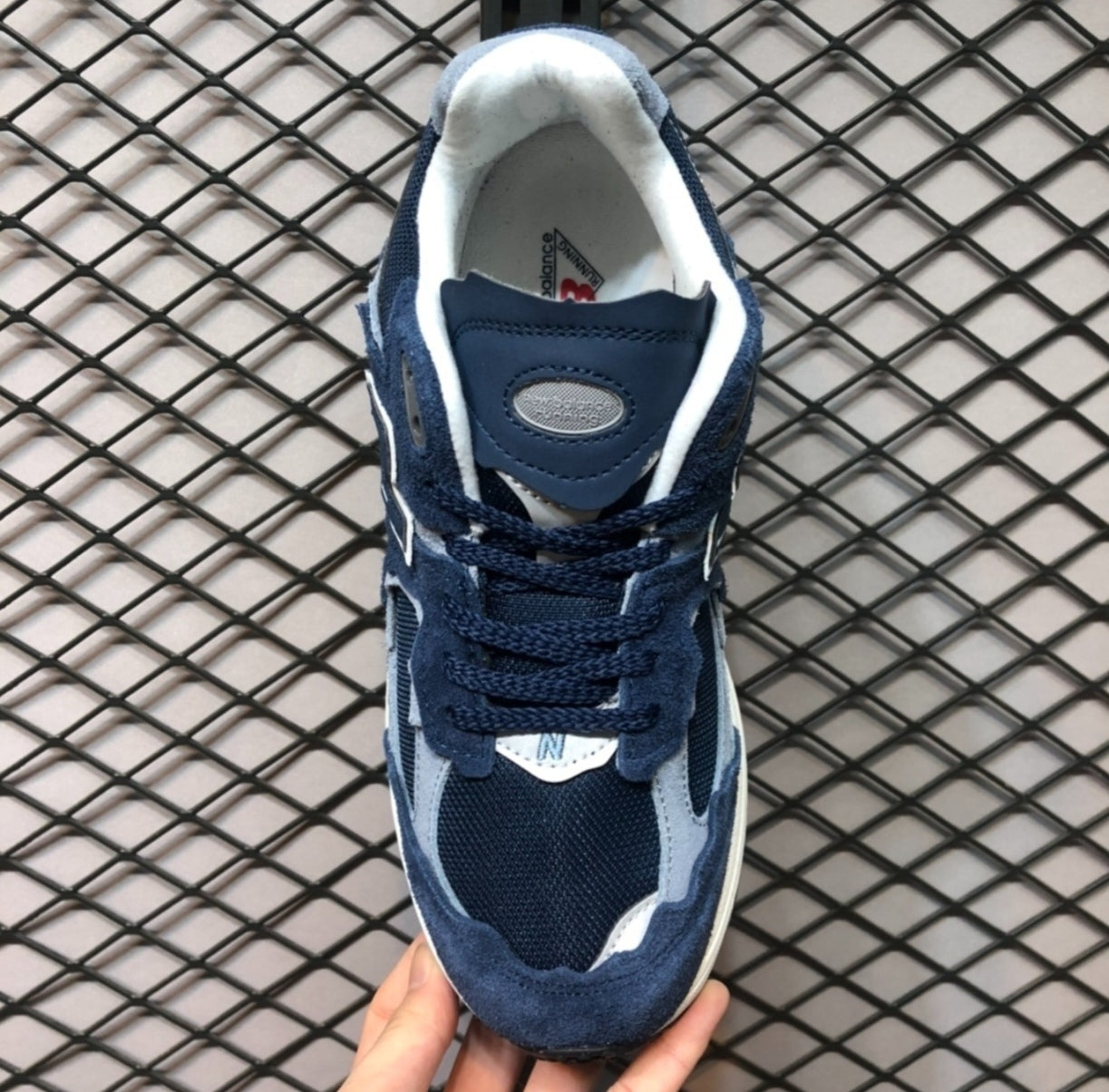 Chaussure NEW BALANCE 2002-R