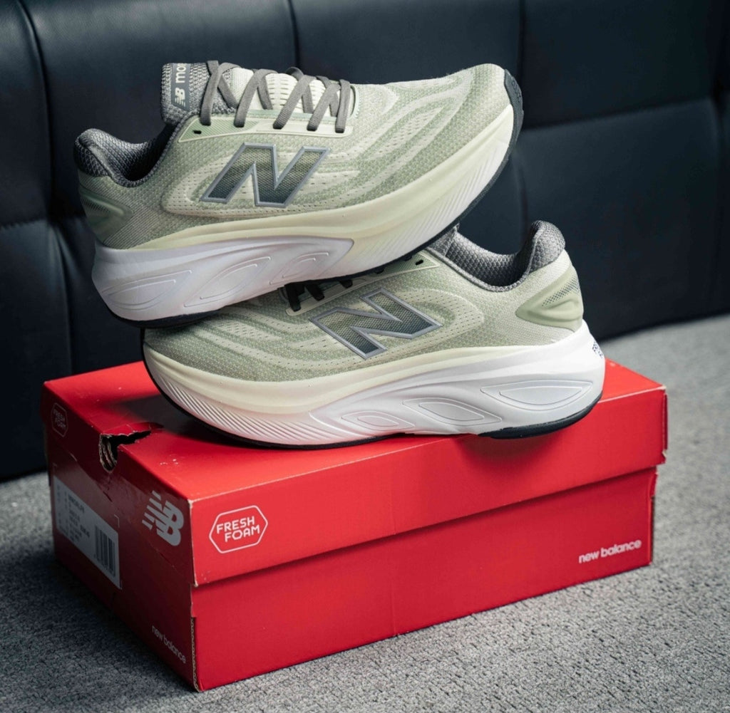 Chaussure NEW BALANCE W880