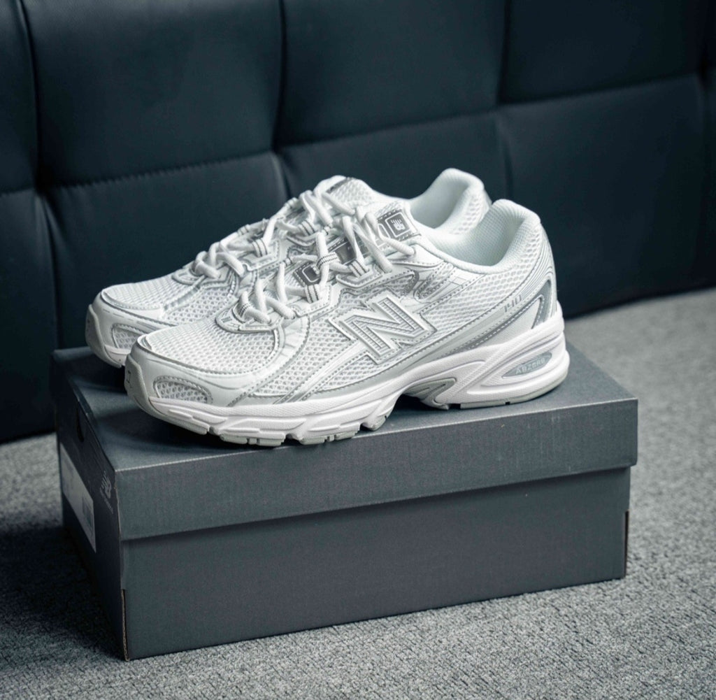 Chaussure NEW BALANCE 740