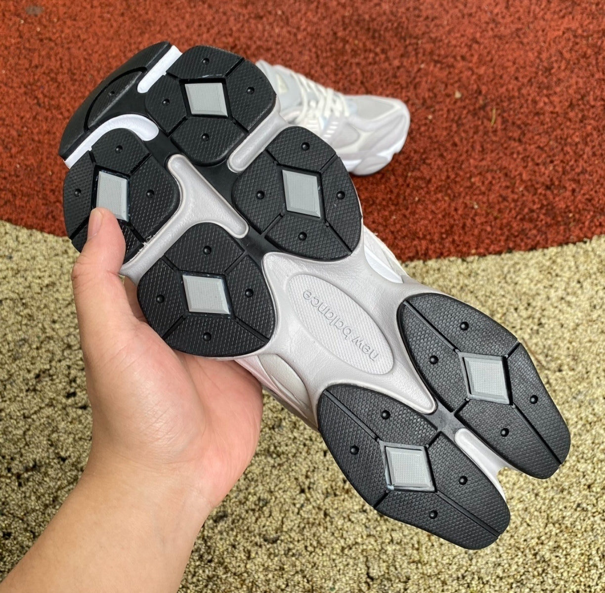 Chaussure NEW BALANCE 9060