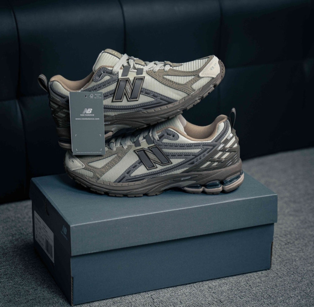 Chaussure NEW BALANCE 1906