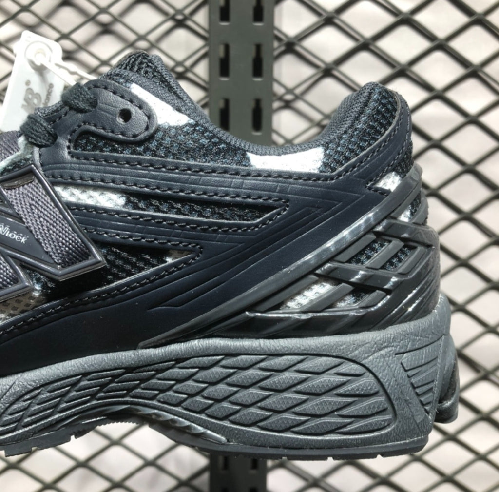 Chaussure NEW BALANCE M 1906