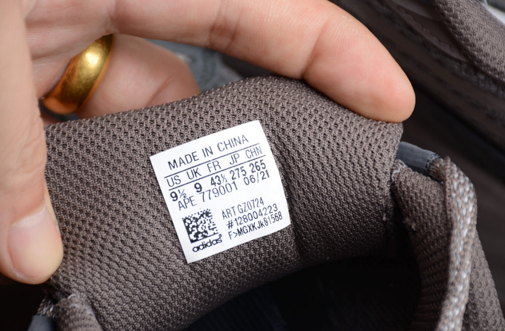 Chaussure ADIDAS YEEZY BOOST 700 V2