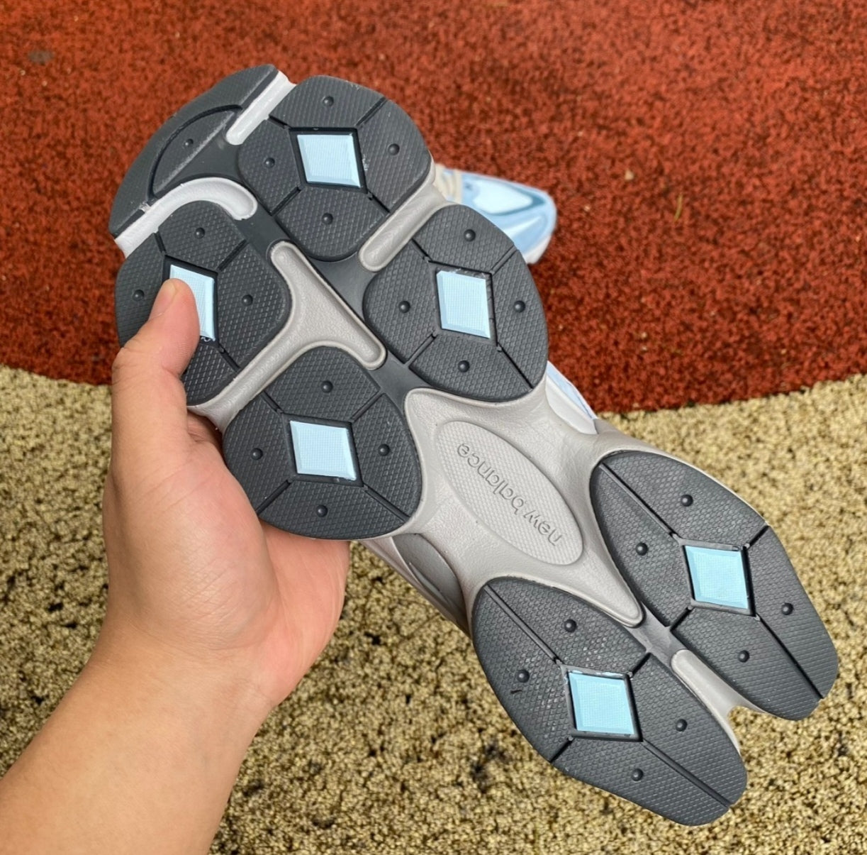 Chaussure NEW BALANCE 9060