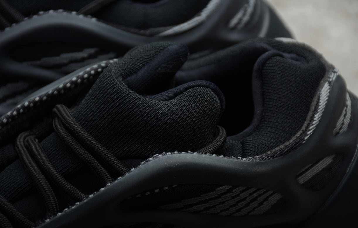 Chaussure ADIDAS YEEZY 700 V3