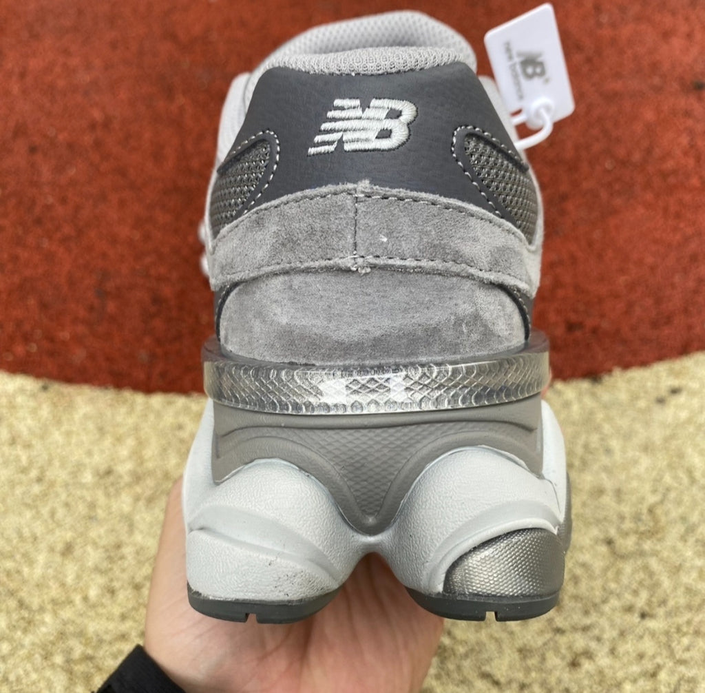 Chaussure NEW BALANCE 9060