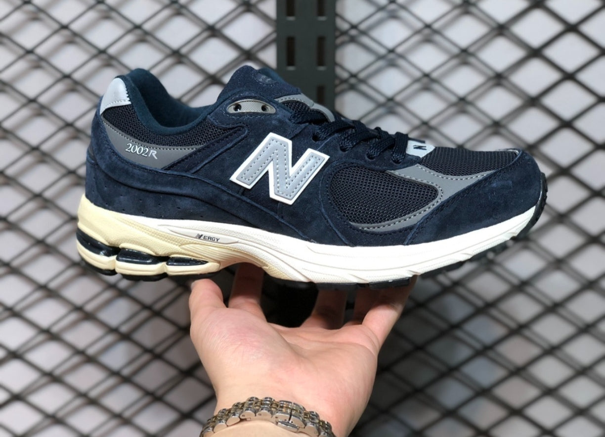 Chaussure NEW BALANCE 2002-R