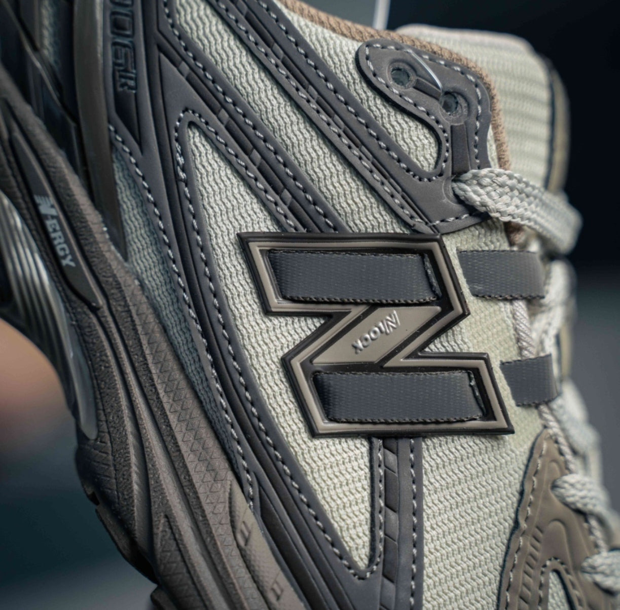 Chaussure NEW BALANCE 1906