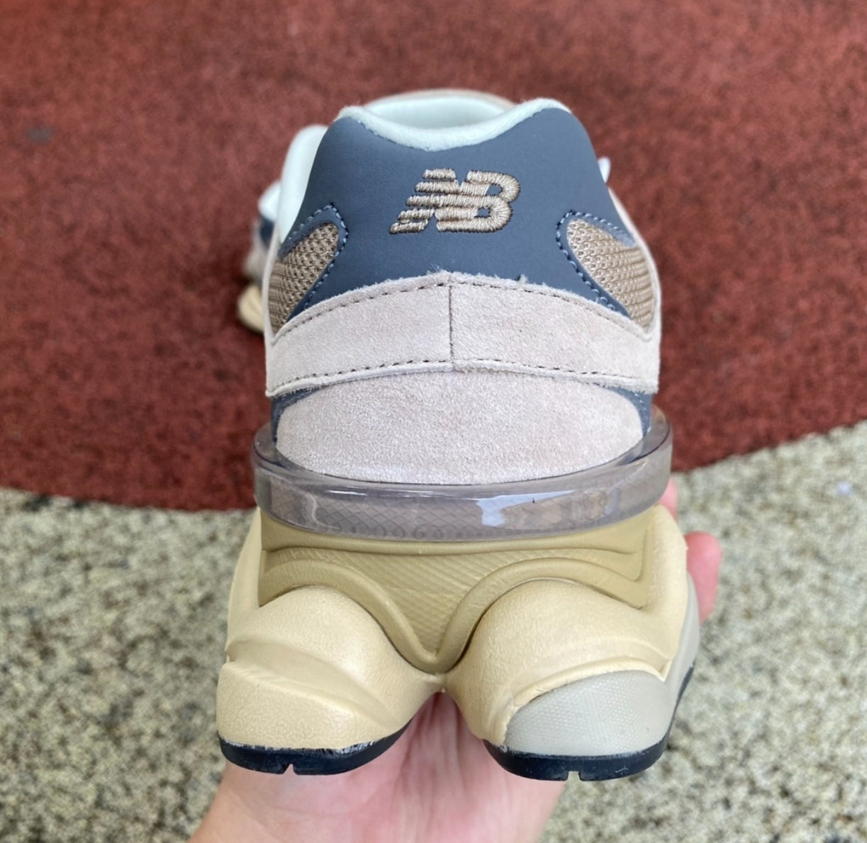 Chaussure NEW BALANCE 9060