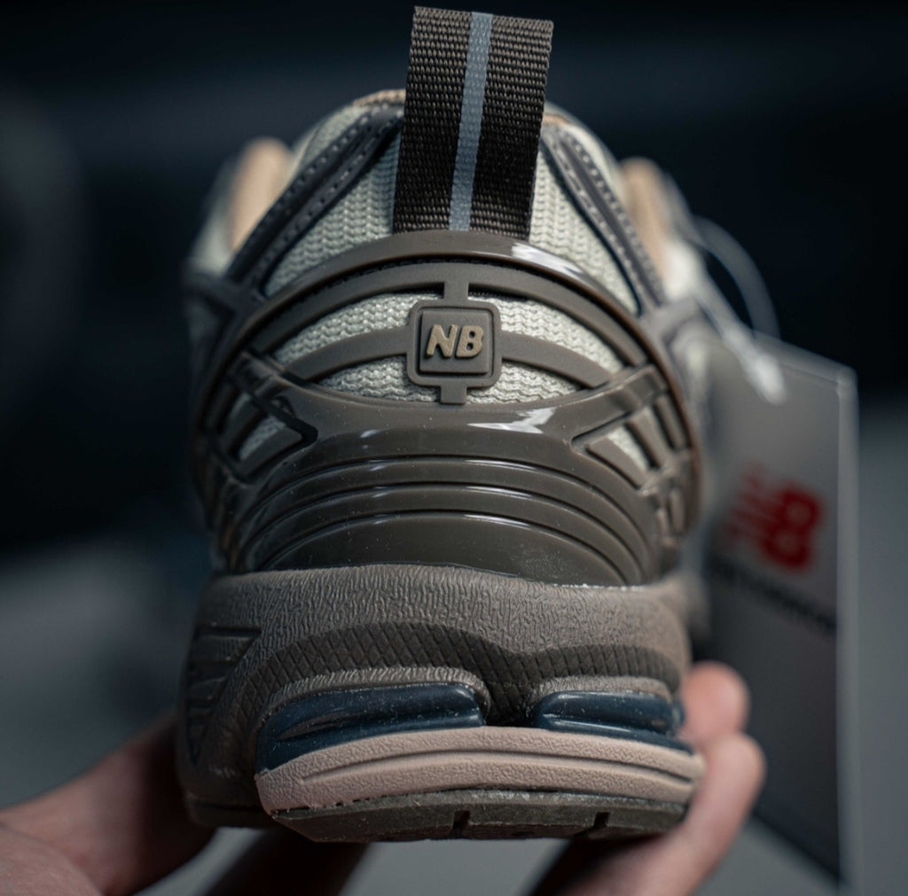 Chaussure NEW BALANCE 1906