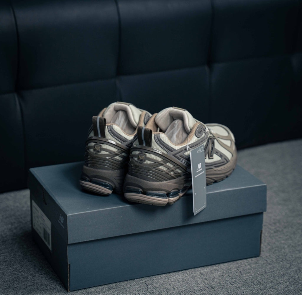 Chaussure NEW BALANCE 1906