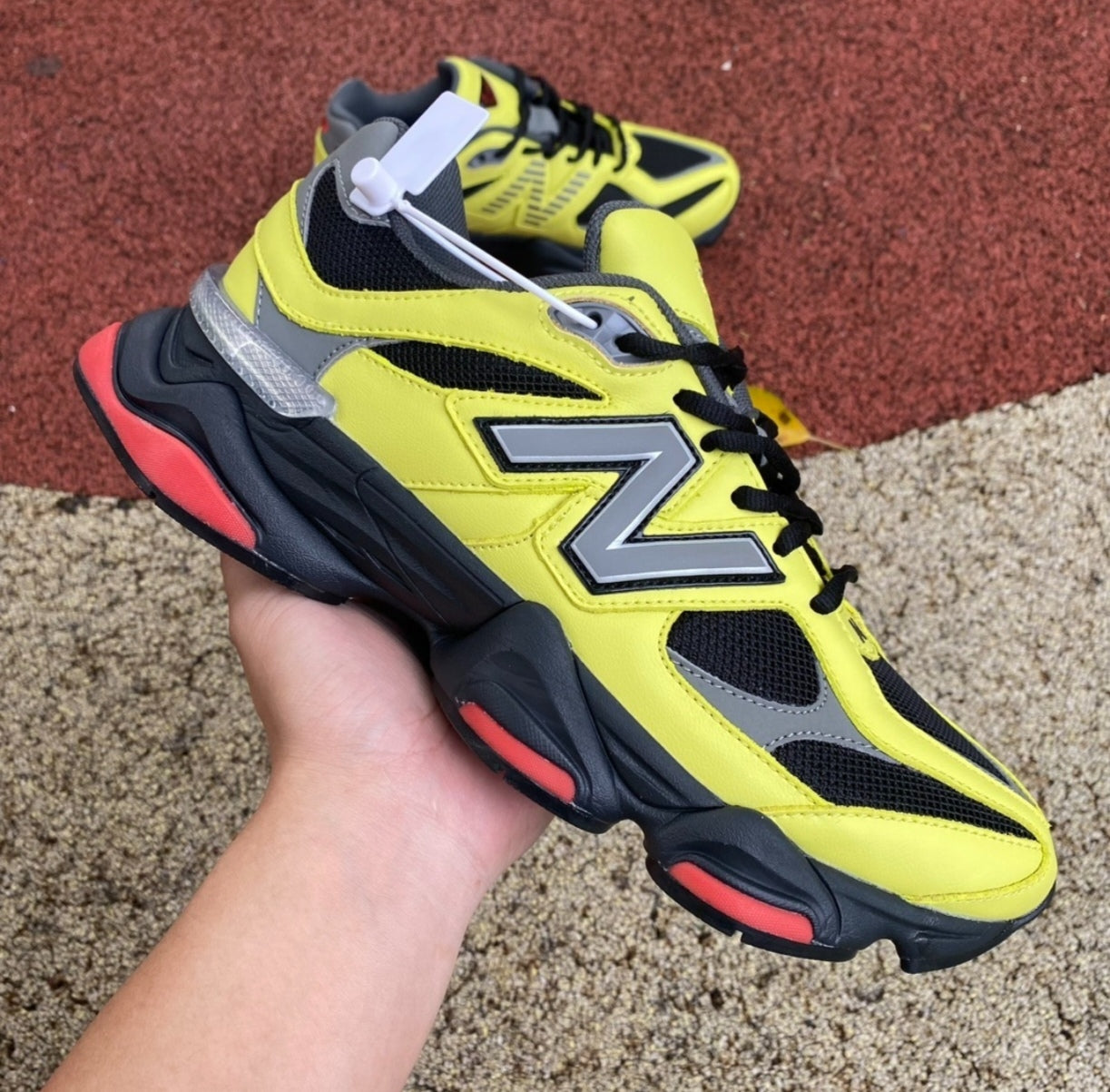 Chaussure NEW BALANCE 9060